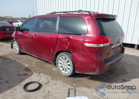 2014 Toyota Sienna Limited V6 7 Passenger z USA, uszkodzony, nr VIN 5TDYK3DC8ES418474